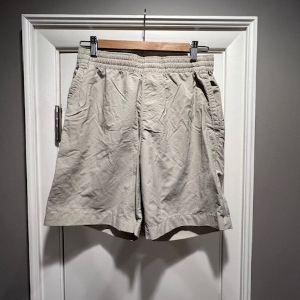 Columbia women's drawstring, nylon shorts, Sz M-8